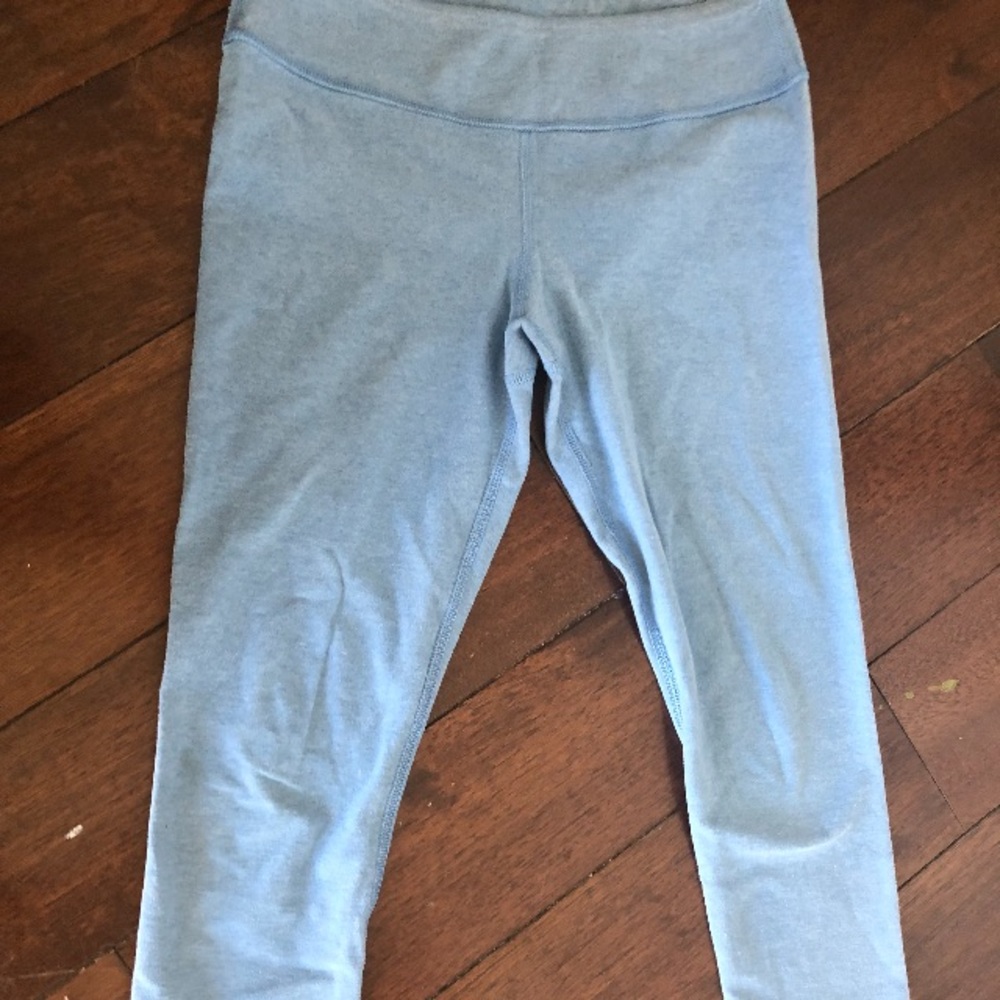 Blue cropped leggings